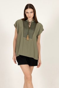 Crepe marocaine short sleeved blouse with knitted details khaki