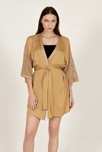 Satin kimono with knitted details gold