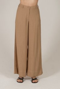 Φαρδύ παντελόνι με λινό και πλεκτές λεπτομέριες camel