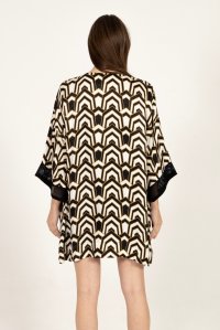 Satin printed kimono with knitted details black-ivory-gold