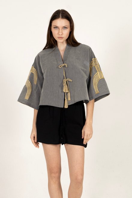 Embroidered jaquard short kimono with knitted details black-gold-champagne