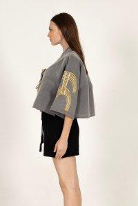 Embroidered jaquard short kimono with knitted details black-gold-champagne