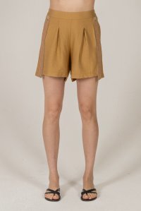 Shorts with knitted details camel