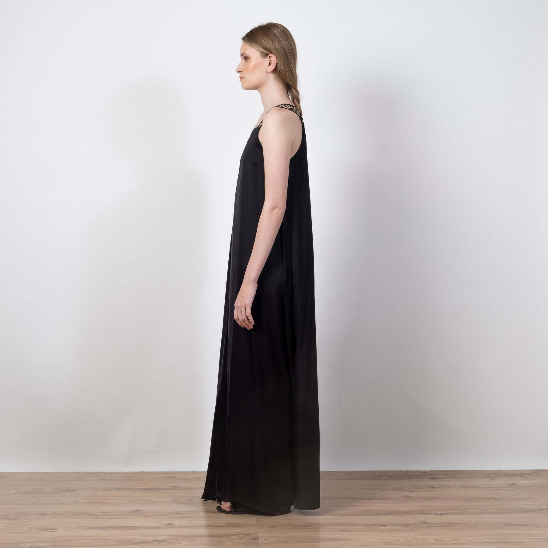 Satin maxi dress with knitted details black - aggel.eu