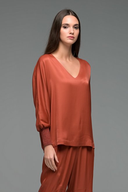Satin v-neck relaxed blouse with knitted details
