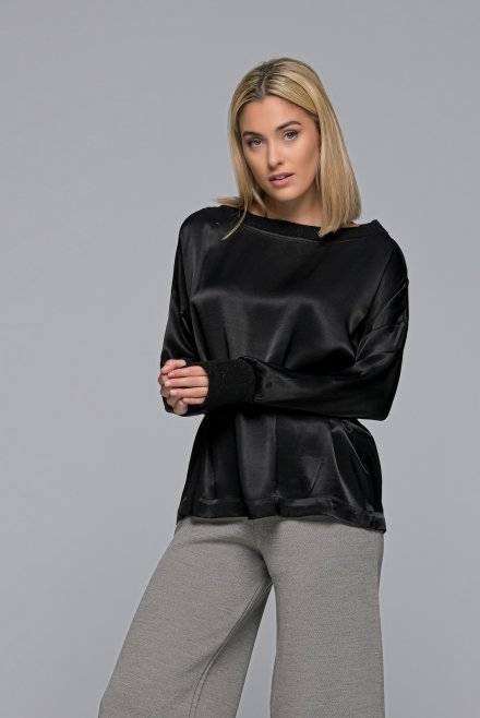 Satin relaxed blouse with knitted details